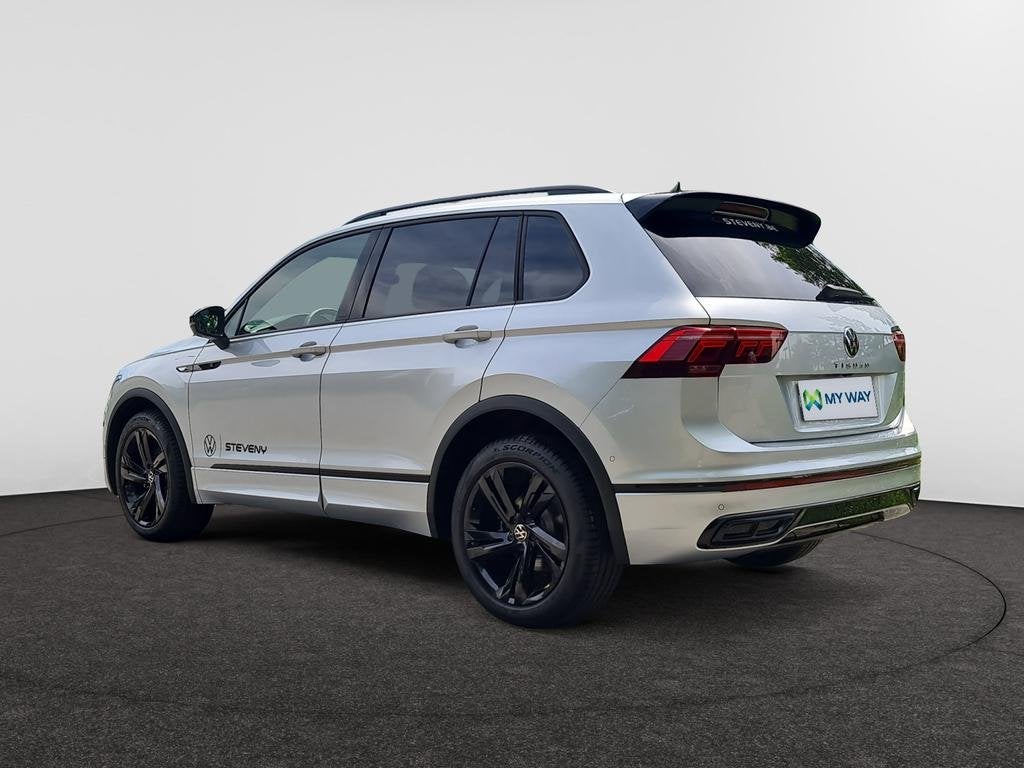 Volkswagen Tiguan Tiguan 2.0 TDI SCR R-Line Business Premium, Auto's, Automaat, Elektrische ramen, https://public.car-pass.be/vhr/15feb746-fc20-4d8c-b17e-8a292398cd6d