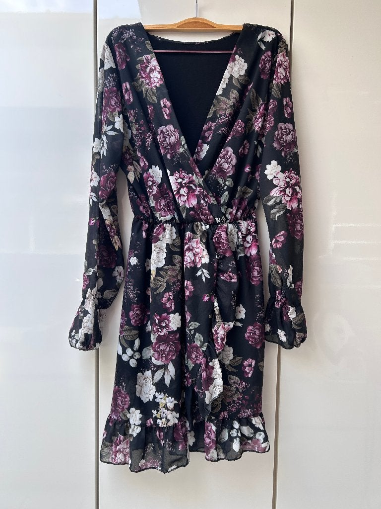 Zwarte jurk gevoerd met bordeauxrode bloemen - One size, Kleding | Dames, Sans marque, Zwart, Maat 42/44 (L), Ophalen of Verzenden