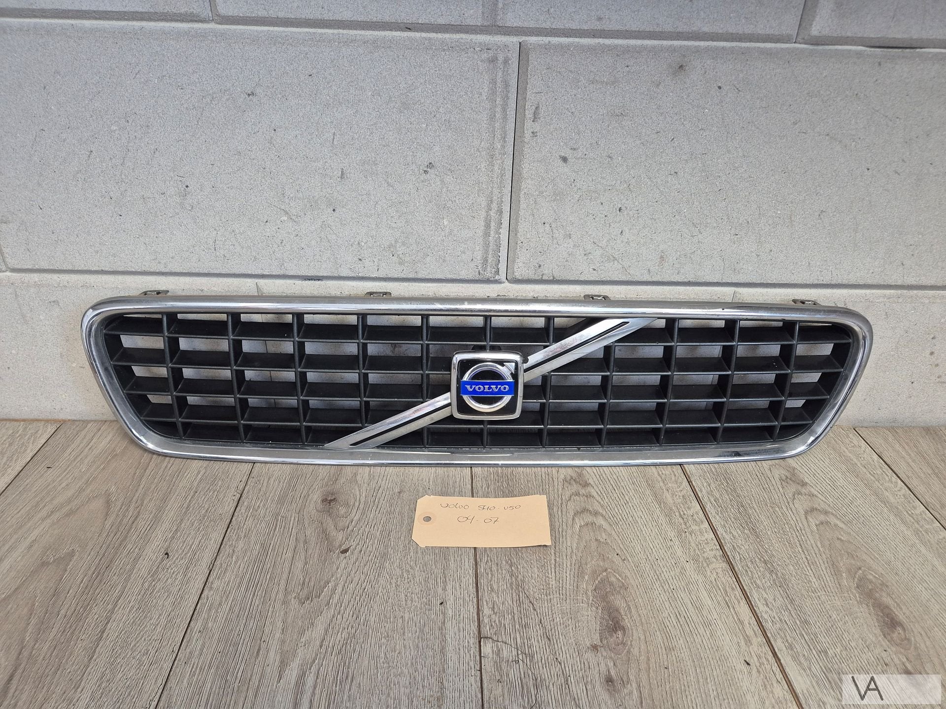 Blokjes grille Volvo S40 en V50 2004 tot 2007 schadevrij €75, Auto-onderdelen, Gebruikt, -, -, Ophalen of Verzenden
