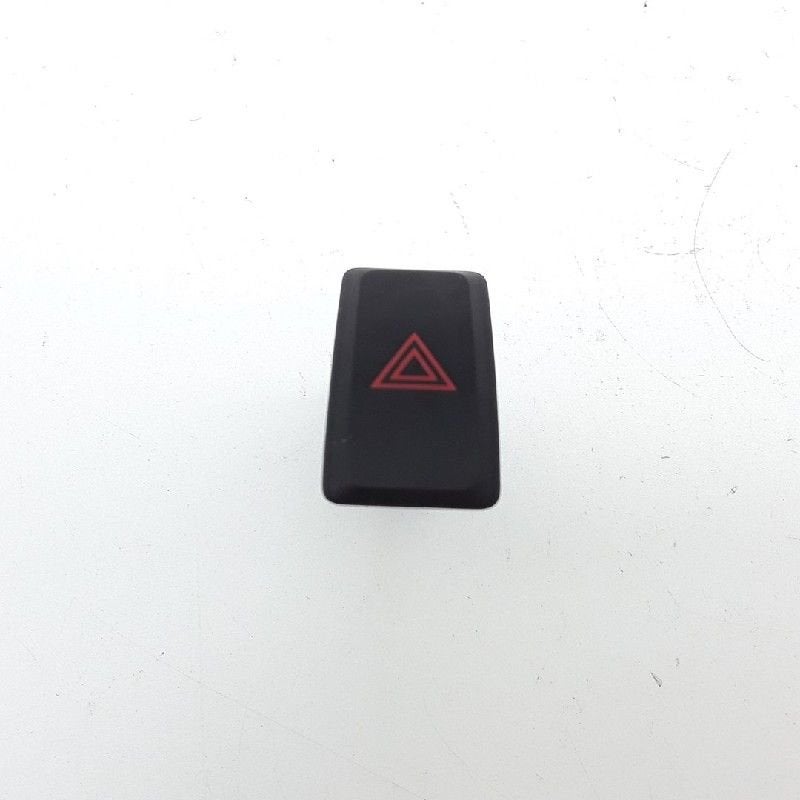 COMMUTATEUR DE FEUX DE DETRESSE Mitsubishi Space Star (A0), Autos : Pièces & Accessoires, Utilisé, Mitsubishi