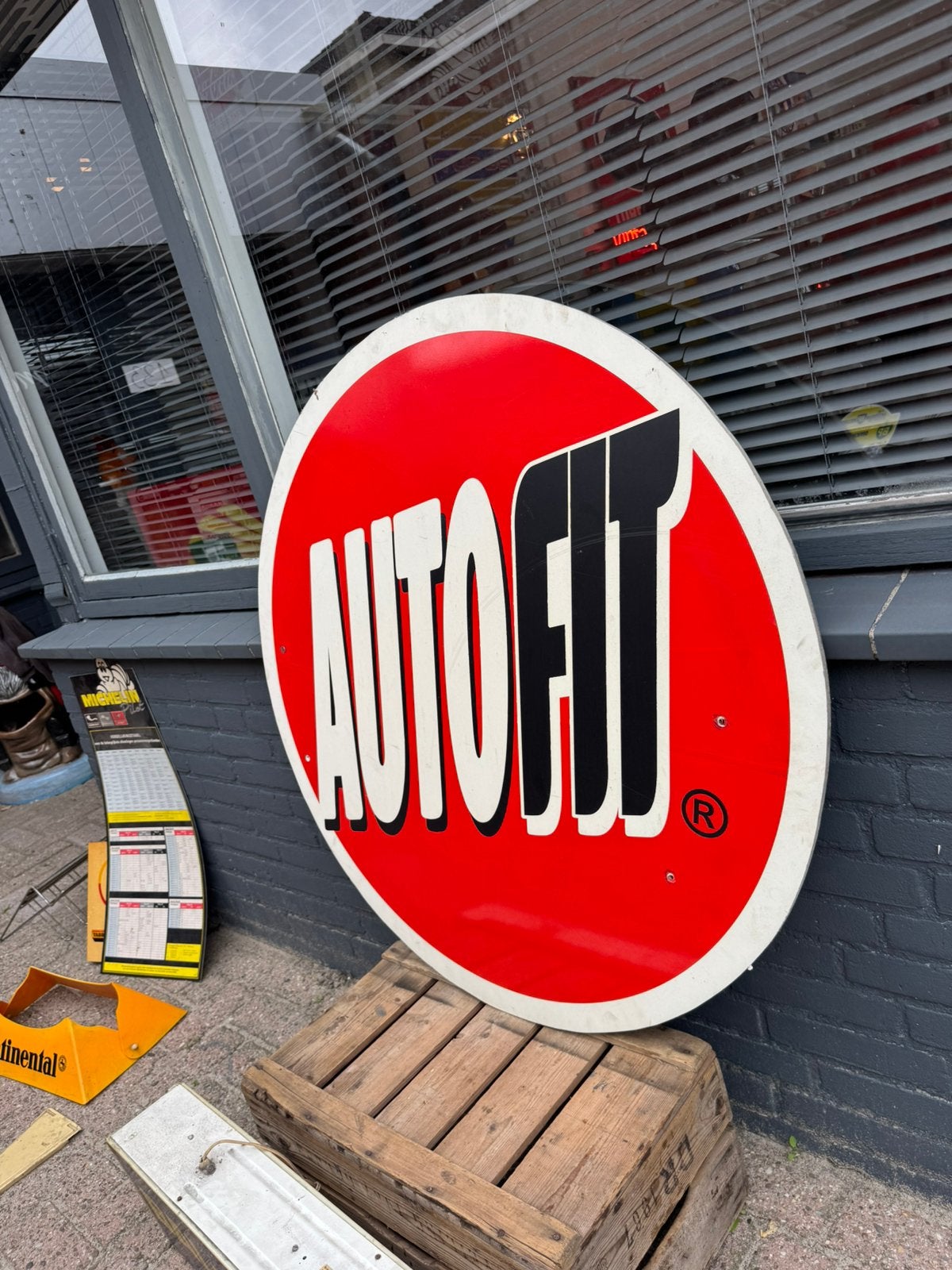 Groot garage reclamebord AutoFit XL, Verzamelen, Ophalen, Gebruikt, Reclamebord
