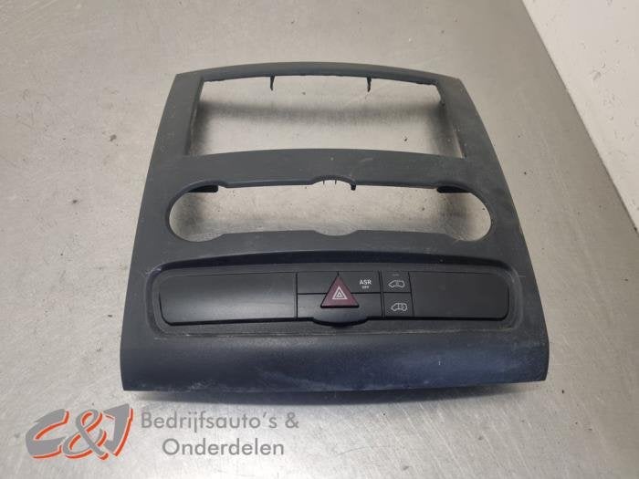 Radio omlijsting van een Volkswagen Crafter, Gebruikt, -, Volkswagen, -