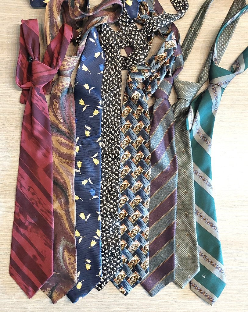 8 cravates assorties, Vêtements | Hommes, Cravates, Envoi, Porté, Autres couleurs, À motif