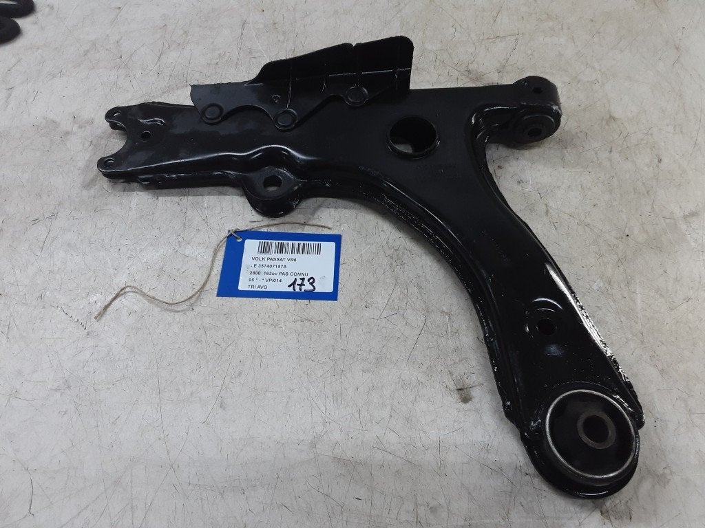 BRAS DE SUSPENSION AVANT GAUCHE (TRIANGLE) Passat (35I), Autos : Pièces & Accessoires, Utilisé, Volkswagen