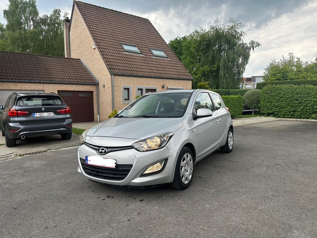 Hyundai i20 /2014/ essence / euro 5 / prete a immatriculé, Autos, Hyundai, Particulier, i20, ABS, Airbags, Air conditionné, Alarme