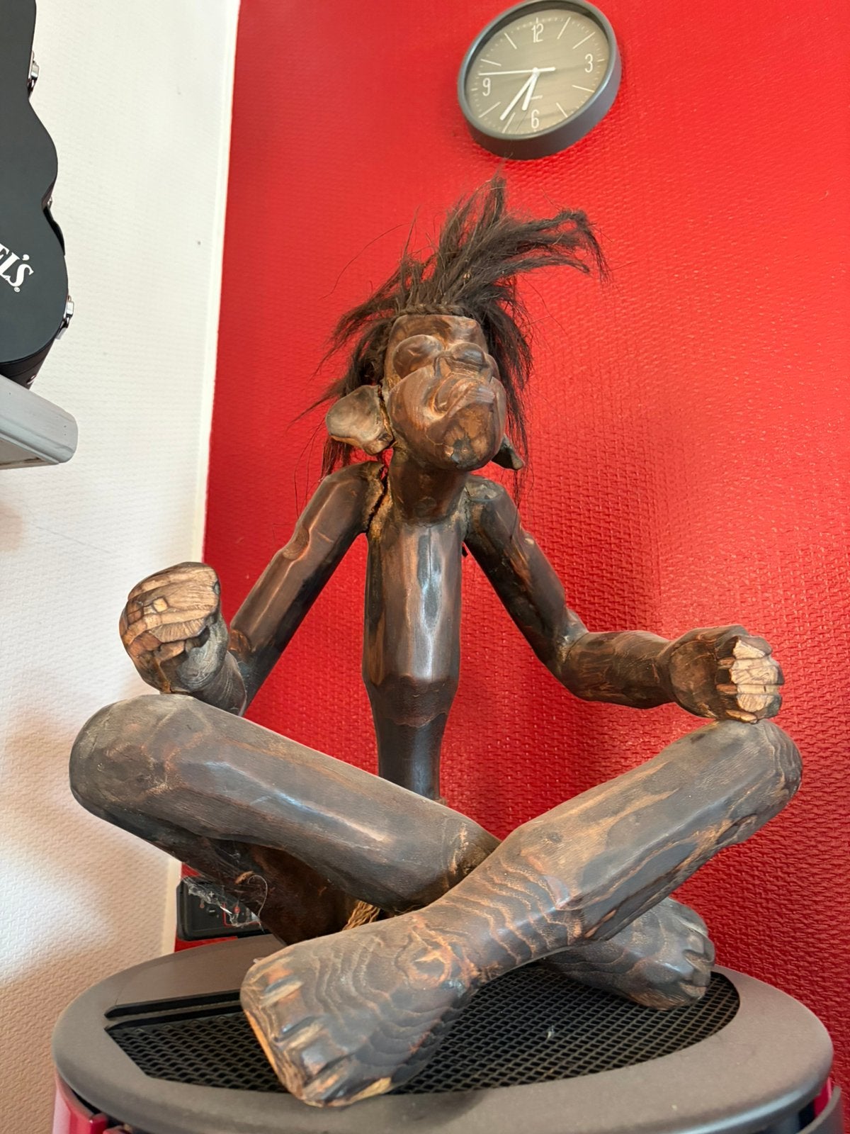 Sculpture africaine en bois, Enlèvement