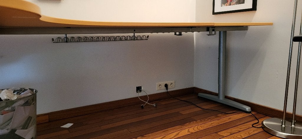 Bureautafel Galant IKEA + rolwagentje met lades, Huis en Inrichting, Ophalen, Gebruikt, In hoogte verstelbaar, Scandinavisch
