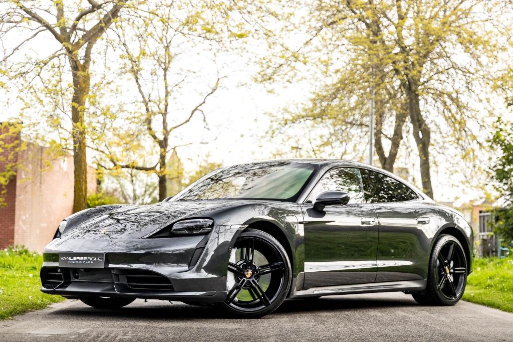 Porsche Taycan Turbo * Matrix * BOSE * SportChrono * ACC *, Auto's, Automaat, Achterwielaandrijving, Euro 6, Alcantara