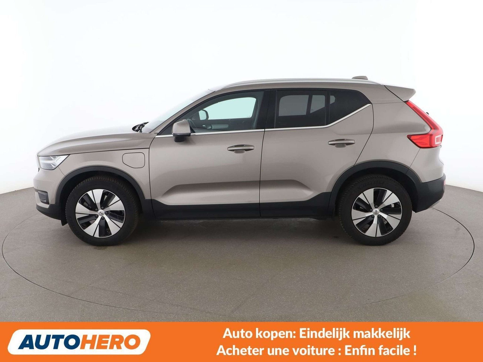 Volvo XC40 1.5 T4 Recharge Plug-in Hybrid Core 2WD, Auto's, Volvo, Gebruikt, Skiluik, Leder, 5 zetels