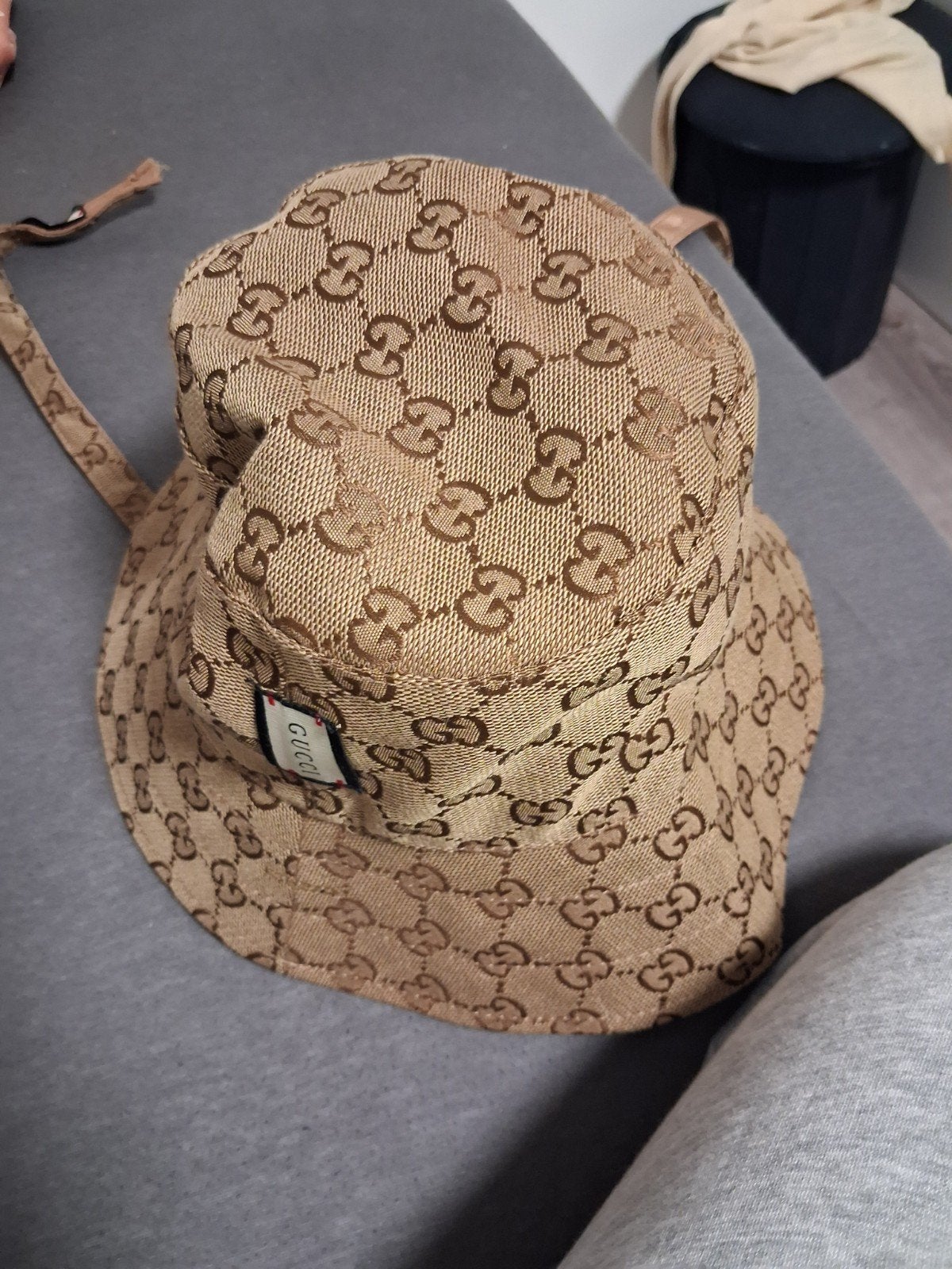 chapeau unisexe gucci, Gucci, Envoi, Chapeau, Comme neuf