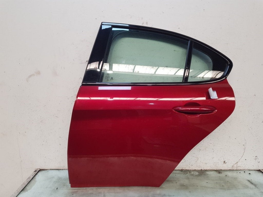 PORTE GAUCHE ARRIÈRE Alfa Romeo Giulia (952) (|50549838|), Autos : Pièces & Accessoires, Arrière, Stellantis Europe S.p.A, IPC D1-09 Bahnhofsplatz
65423  Rüsselsheim am Main, DE
