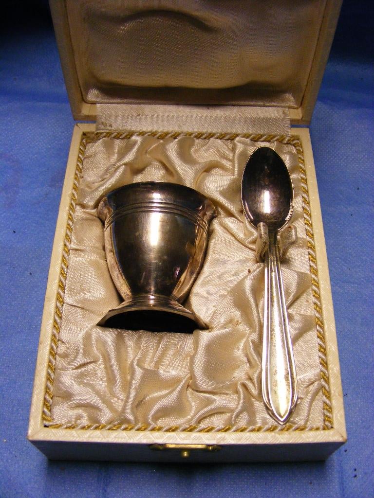 zilveren eierdopje+lepeltje - geboorteset, Antiek en Kunst, Antiek | Zilver en Goud, Ophalen of Verzenden, Zilver