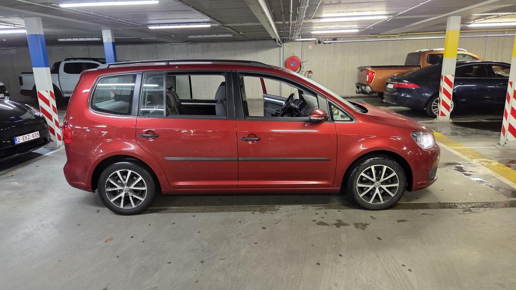 Vw touran 1.6 tdi 206000 km 5 places 02/2012 euro5, Autos, Rouge, Euro 5, Achat, Boîte manuelle