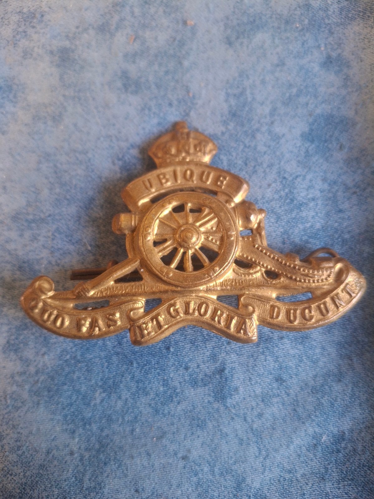 Badge de casquette, Envoi