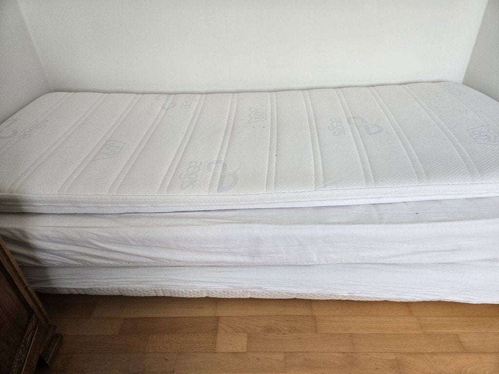 2 gebruikte 1 persoonsmatrassen en 1-persoonstopper, Ophalen, Gebruikt, 90 cm, Eenpersoons