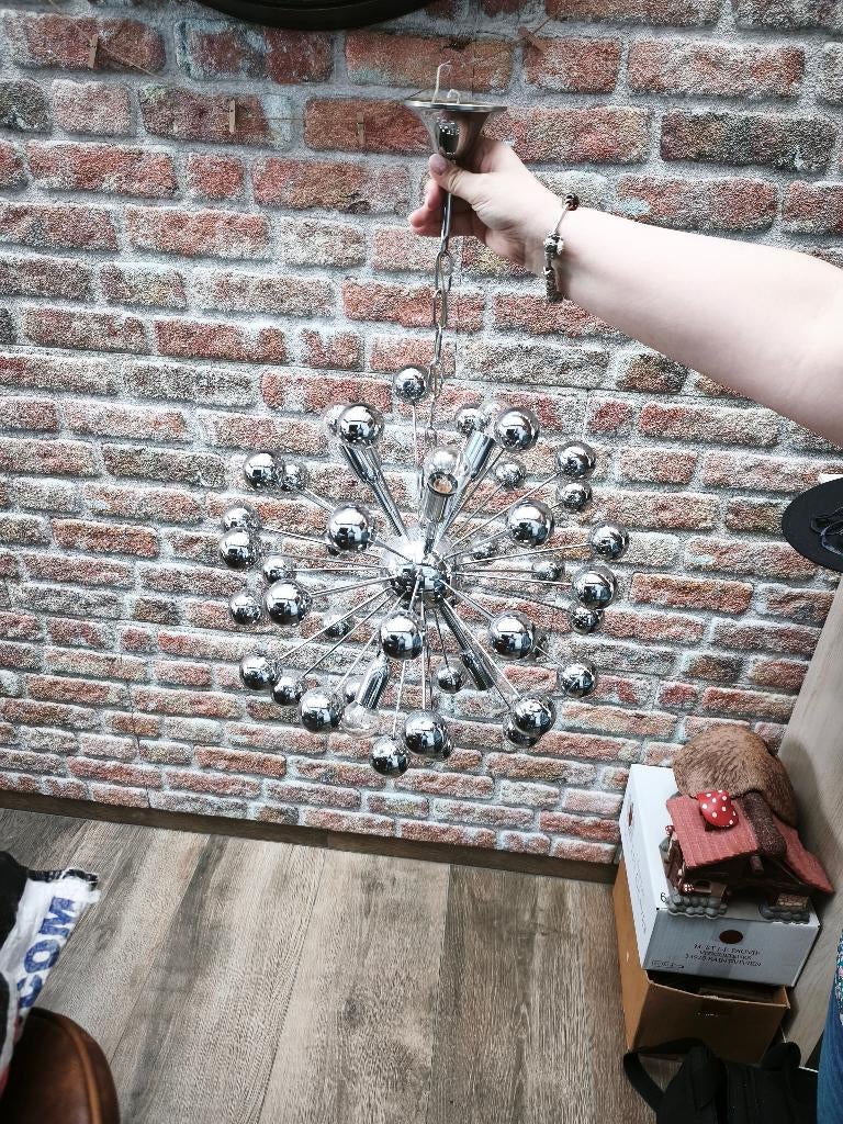 Lustre spoutnik, Enlèvement, Utilisé