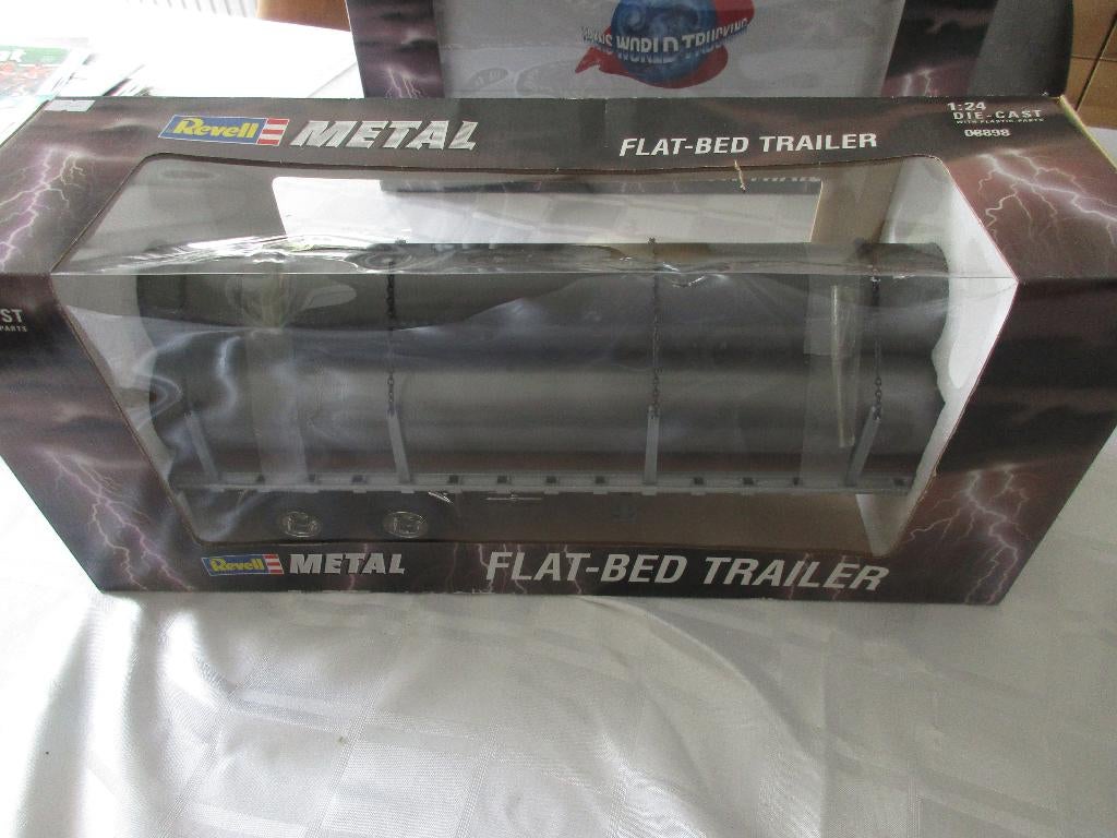 Revell metal Flat-bed trailer 1:24, Hobby & Loisirs créatifs, Voitures miniatures | 1:24, Enlèvement ou Envoi, Neuf, Bus ou Camion