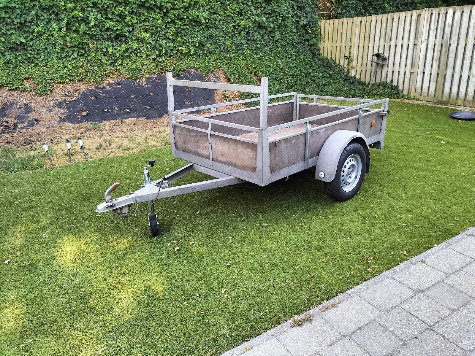 Ongeremde aanhangwagen 2X1.22, Ophalen