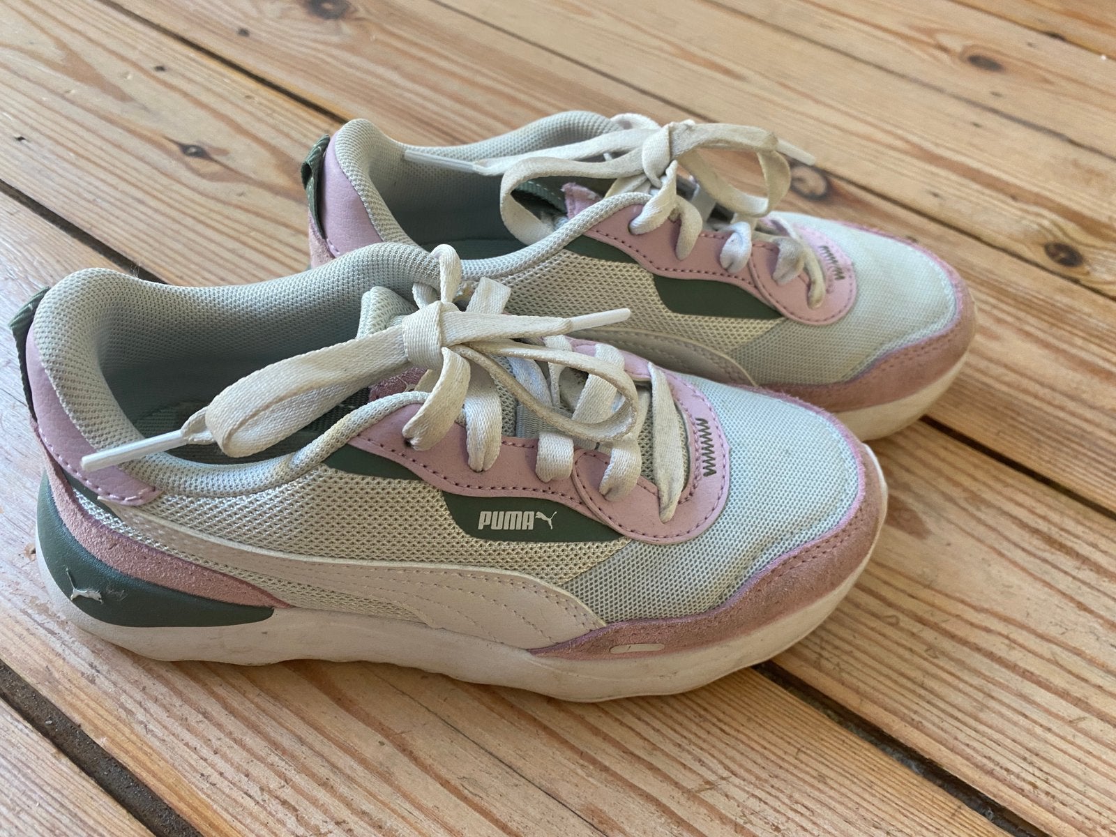 Chaussures Puma pour fille taille 32, Enlèvement, Comme neuf, Fille, Chaussures