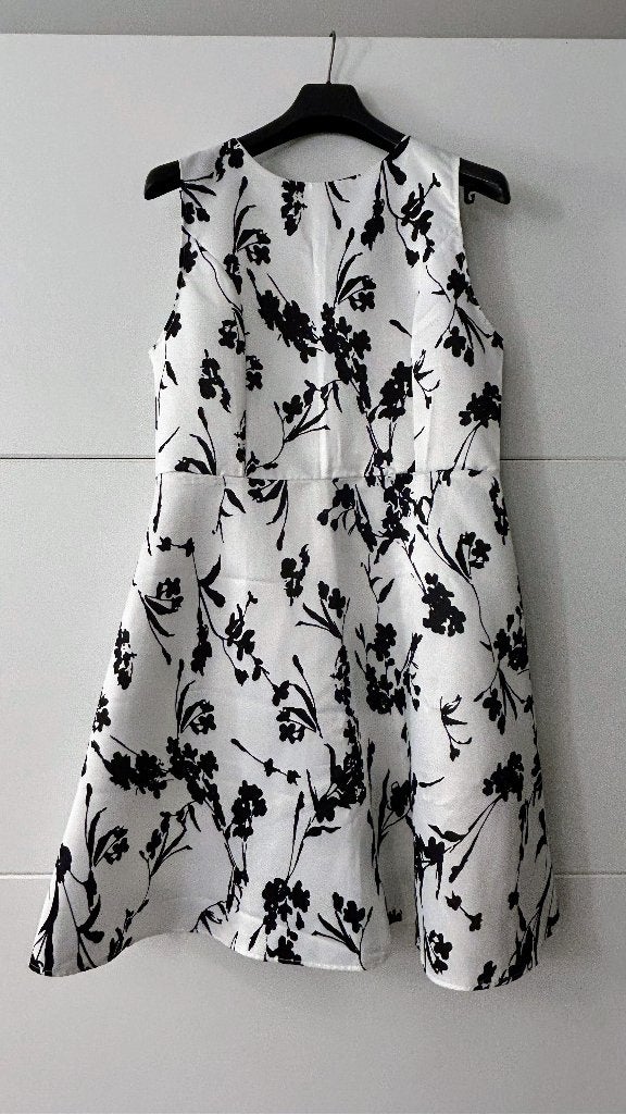 DNS DFS witte jurk met zwarte bloemen, Kleding | Dames, Wit, Ophalen of Verzenden, Zo goed als nieuw, Knielengte