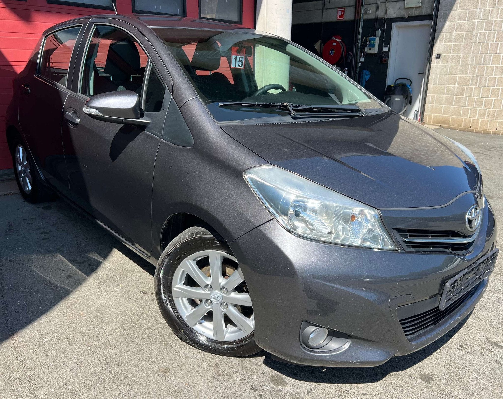 Toyota Yaris 1.33i VVT-i Dynamic + CLIM, Achat, Entreprise, Boîte manuelle, Electronic Stability Program (ESP)