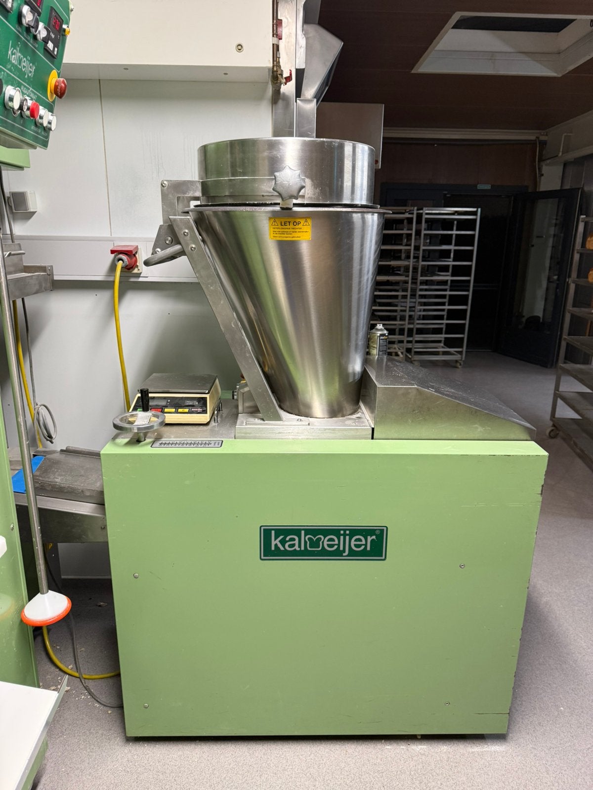 Kalmijer brood  verdeler, Ophalen