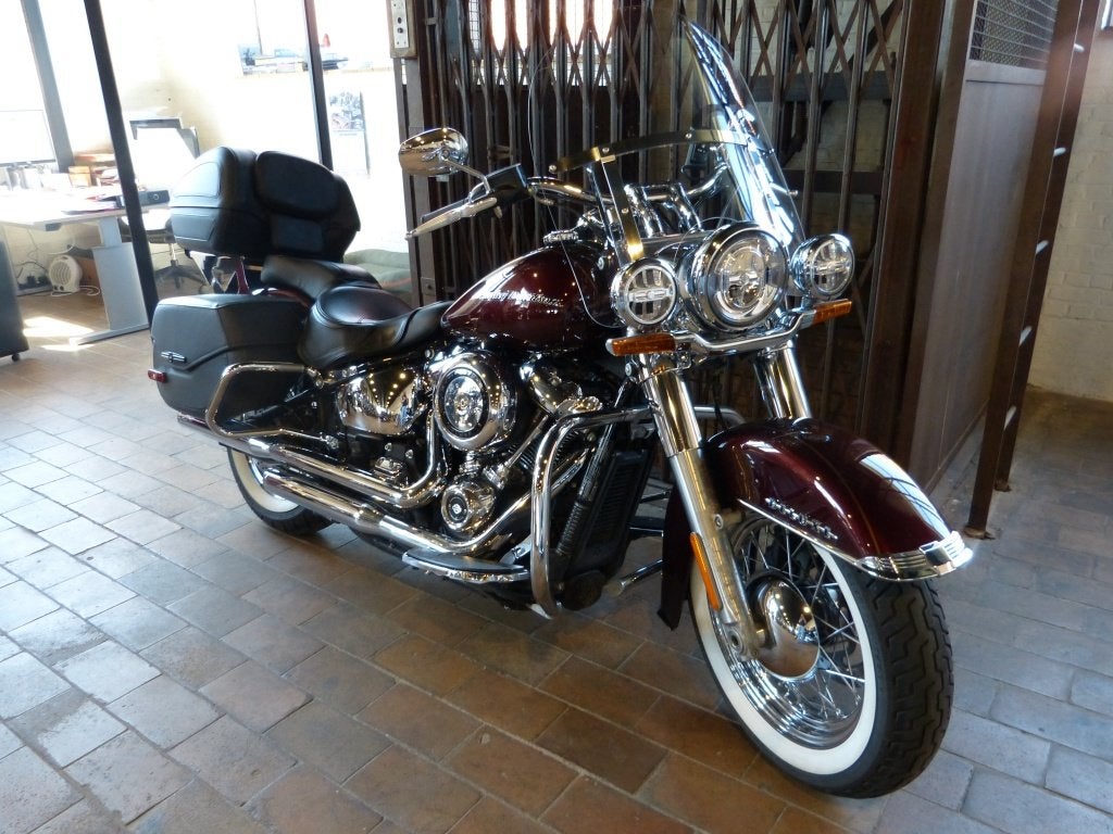 Harley-Davidson SOFTAIL Deluxe, 1745 cm³, Plus de 35 kW, Info@freedom-machines.be, Gentweg 32
9940  Evergem