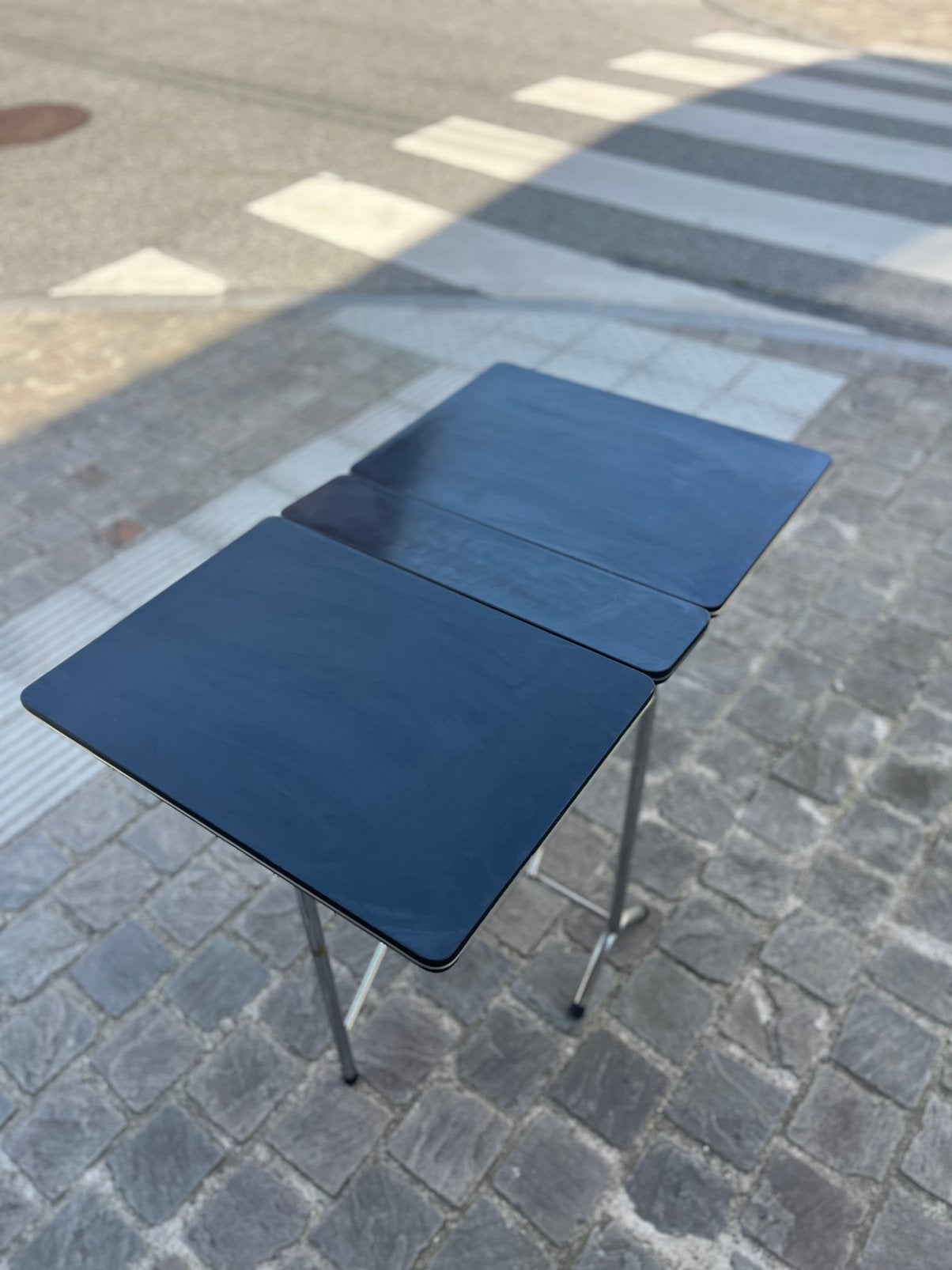 Table pliante vintage, formica noir, pieds chromés 60s, Enlèvement