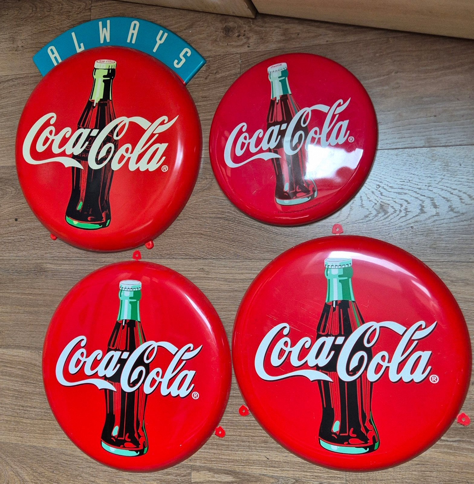 4 Plaques metal et plastic Coca cola, Collections, Enlèvement ou Envoi