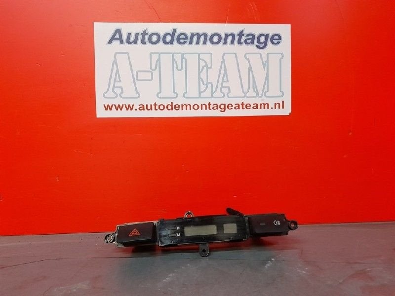 KLOK Kia Sportage (JE) (01-2004/12-2010) (|945100Z000|), Info@kia.de, Theodor-Heuss-Allee 11
60486  Frankfurt am Main, DE, Kia Deutschland GmbH