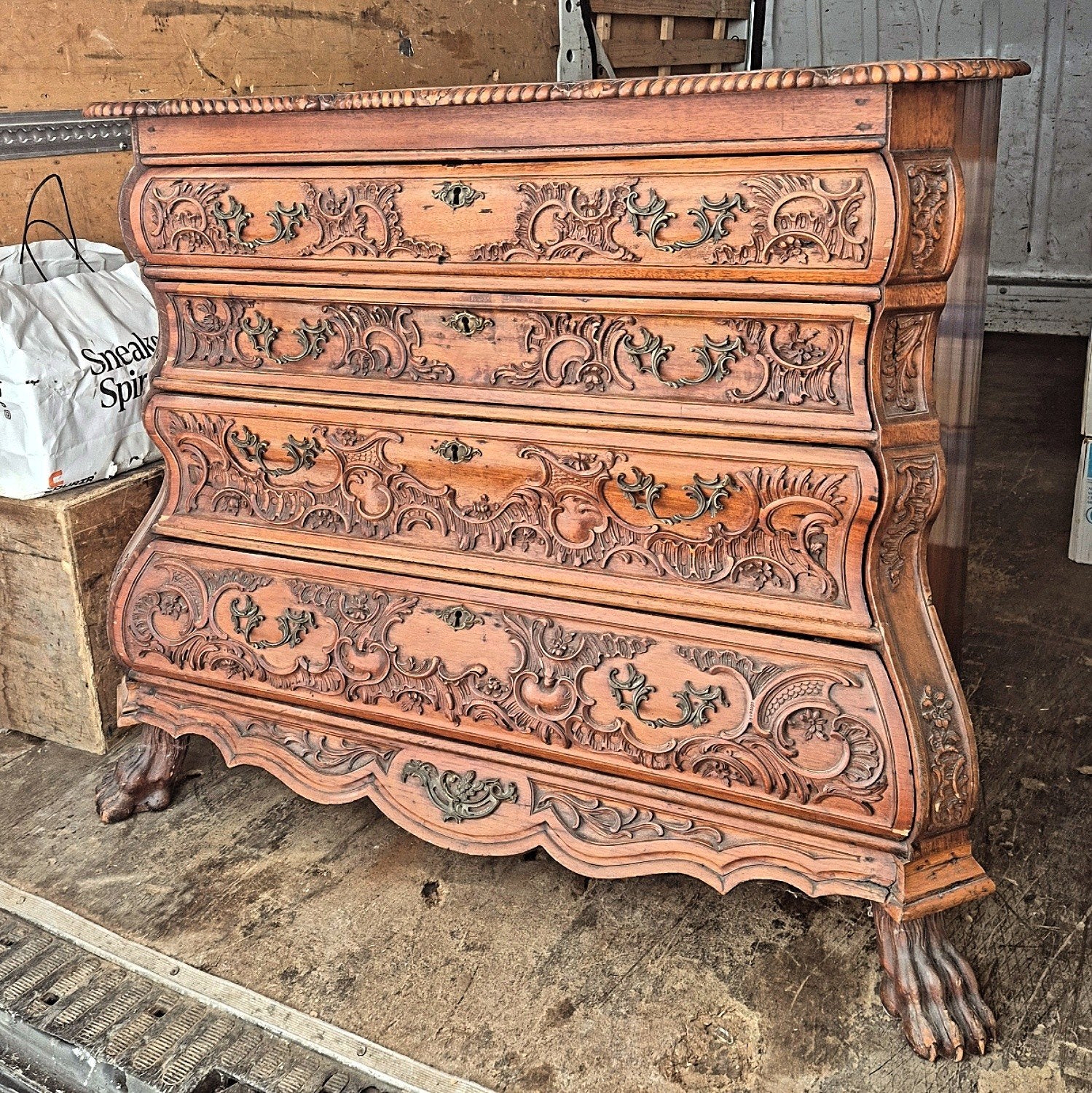 Commode hollandaise acajou sculpté, Maison & Meubles, Armoires | Commodes