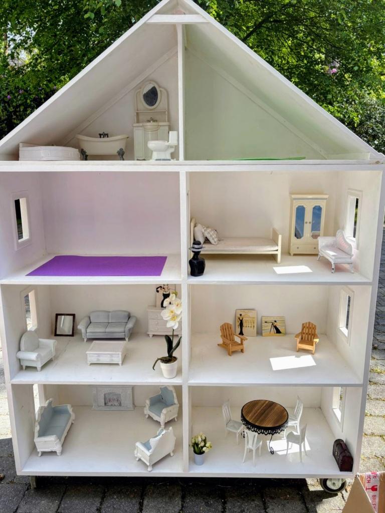 groot poppenhuis voor barbies, Kinderen en Baby's, Speelgoed | Poppenhuizen, Ophalen, Gebruikt, Poppenhuis