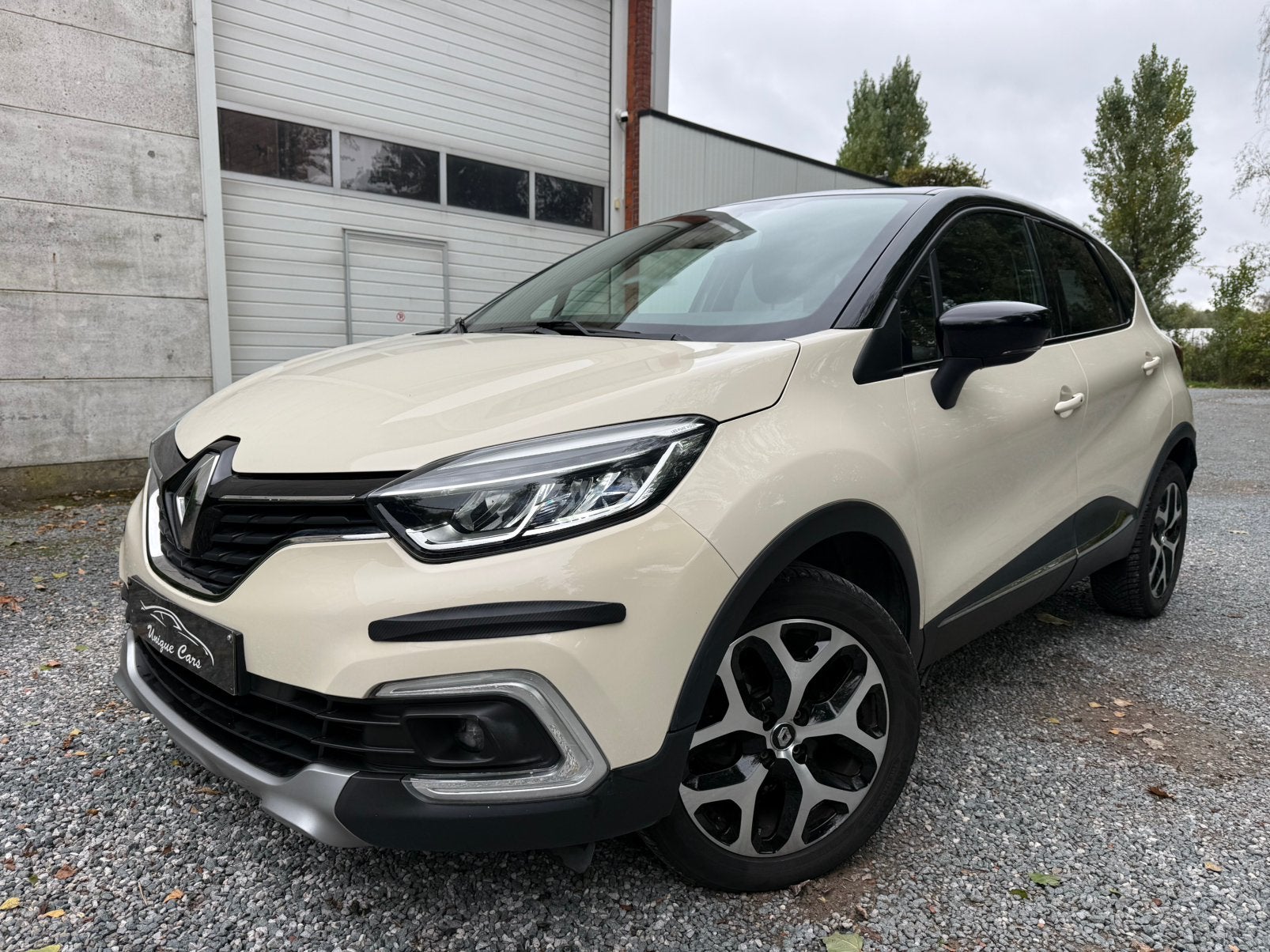 Renault Captur 0.9 TCE Bi-Color 61.000 KM - LED Vision 2017, Autos, Achat, 898 cm³, Euro 6, https://public.car-pass.be/vhr/1cdcd363-4c88-4215-bab8-2193ff2443af
