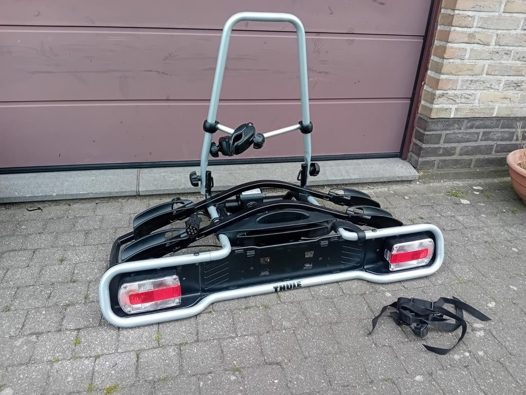 Fietsendrager Thule 941 2 fietsen kantelbaar max 36kg 🚲, Auto diversen, Fietsendragers, Ophalen, Brede banden, Zo goed als nieuw