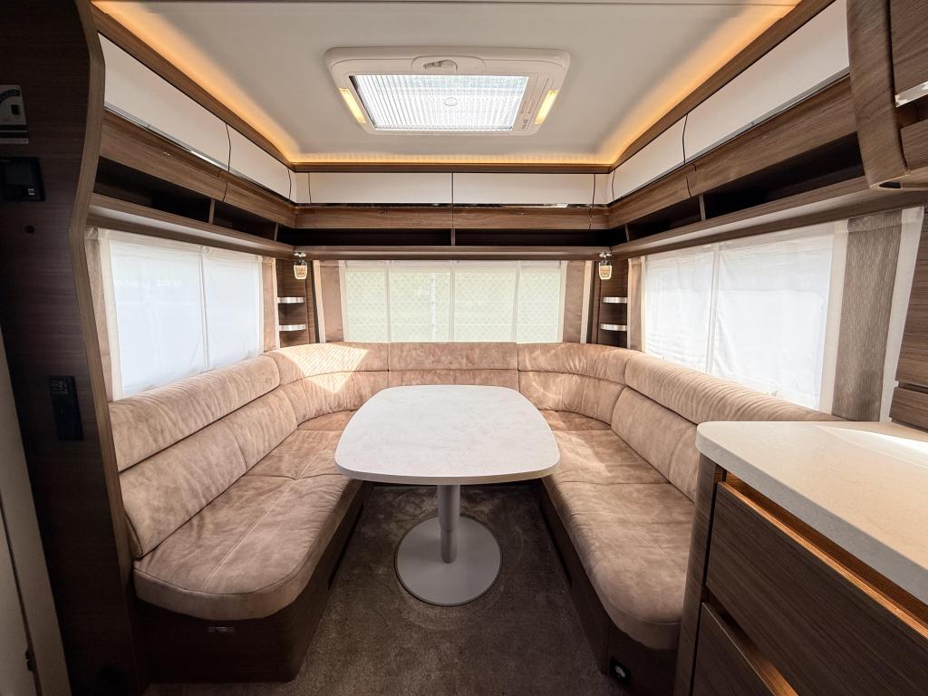 Tabbert Puccini 685 DF, Caravans en Kamperen, Caravans, Rondzit, Tabbert, Bedrijf, 6 tot 7 meter