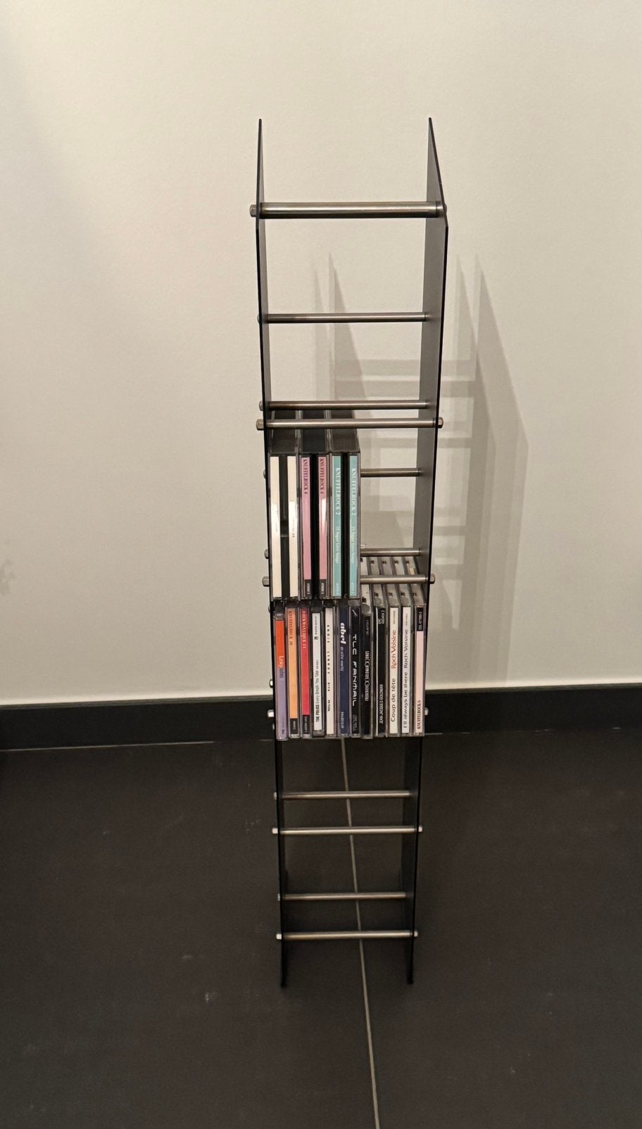 Metalen CD rek Alessi, Huis en Inrichting, Ophalen, Zo goed als nieuw