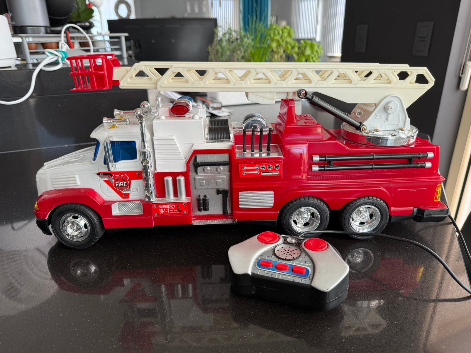 Retro Brandweerwagen Draadbesturing Werkende Staat! 80/90, Ophalen, Zo goed als nieuw, Auto