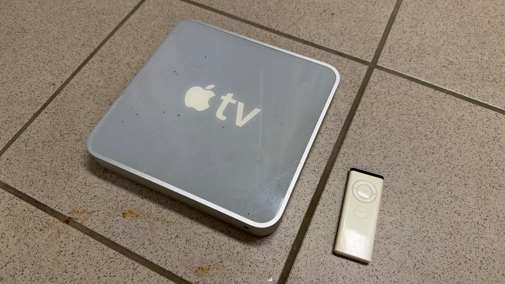 Eerste editie apple TV, Audio, Tv en Foto, Mediaspelers, Zo goed als nieuw, Ophalen