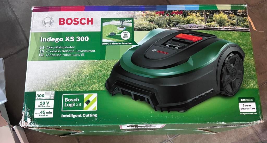 Tondeuse robot bosch xs300 plus garage, Enlèvement, Utilisé