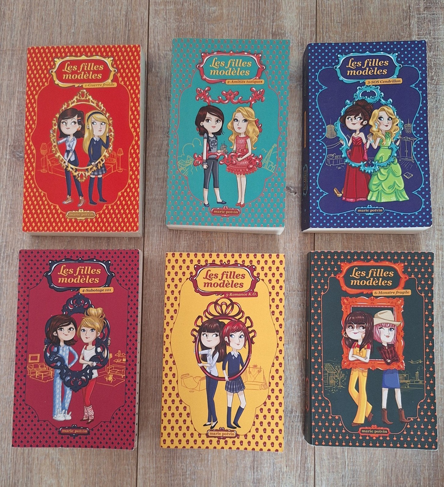 Les filles modèles tomes 1 à 6, Ophalen of Verzenden, Gelezen
