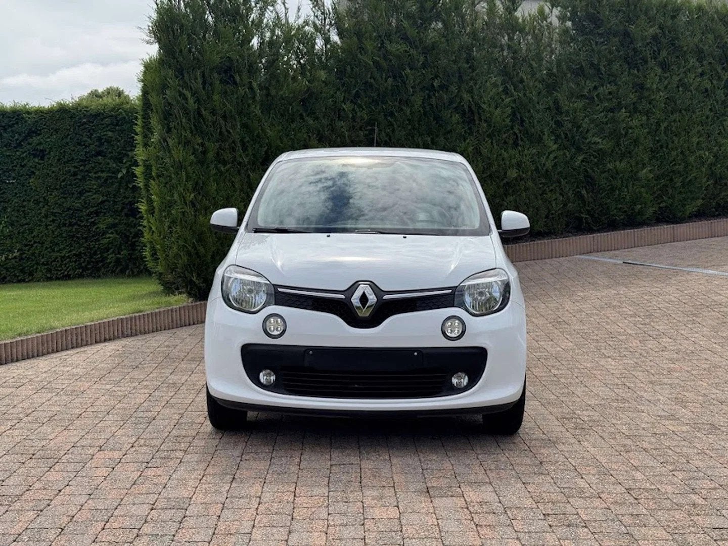 Renault Twingo 1.0i SCe Iconic S / 5-DEURS / MANUEEL / AIRCO, Euro 6, Entreprise, https://public.car-pass.be/vhr/37bf5924-93ea-422e-b22e-cc7fb3e242b3
