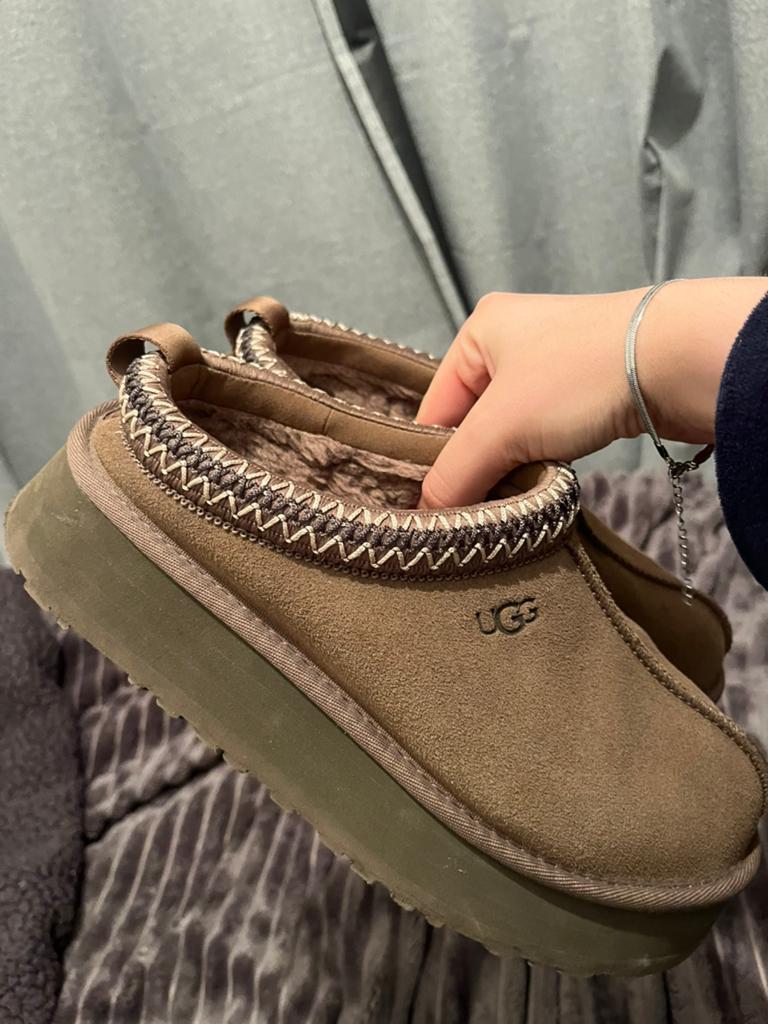 UGG bruin, Kleding | Dames, Schoenen, Ophalen, Bruin, Pantoffels of Sloffen, Gedragen