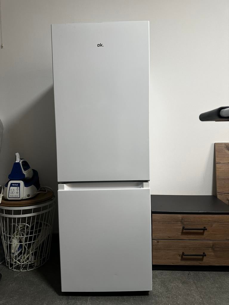 Koelkast met vries, Elektronische apparatuur, Koelkasten en IJskasten, Ophalen of Verzenden, Zo goed als nieuw