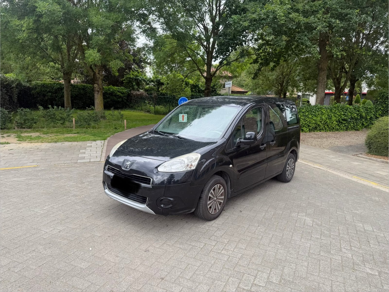 Pegoet partner 1.6 benzine 2013 100.000 km airco, Auto's, Peugeot, Euro 5, Beige, Zwart, Handgeschakeld