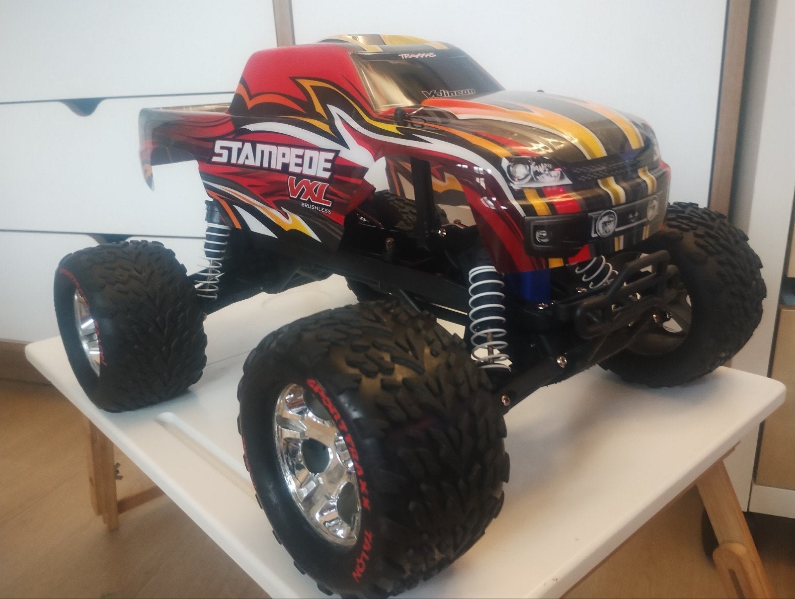 Joli Traxxas Stampede TITAN à 2 roues motrices, Hobby & Loisirs créatifs, Échelle 1:10, Enlèvement ou Envoi, Voiture off road
