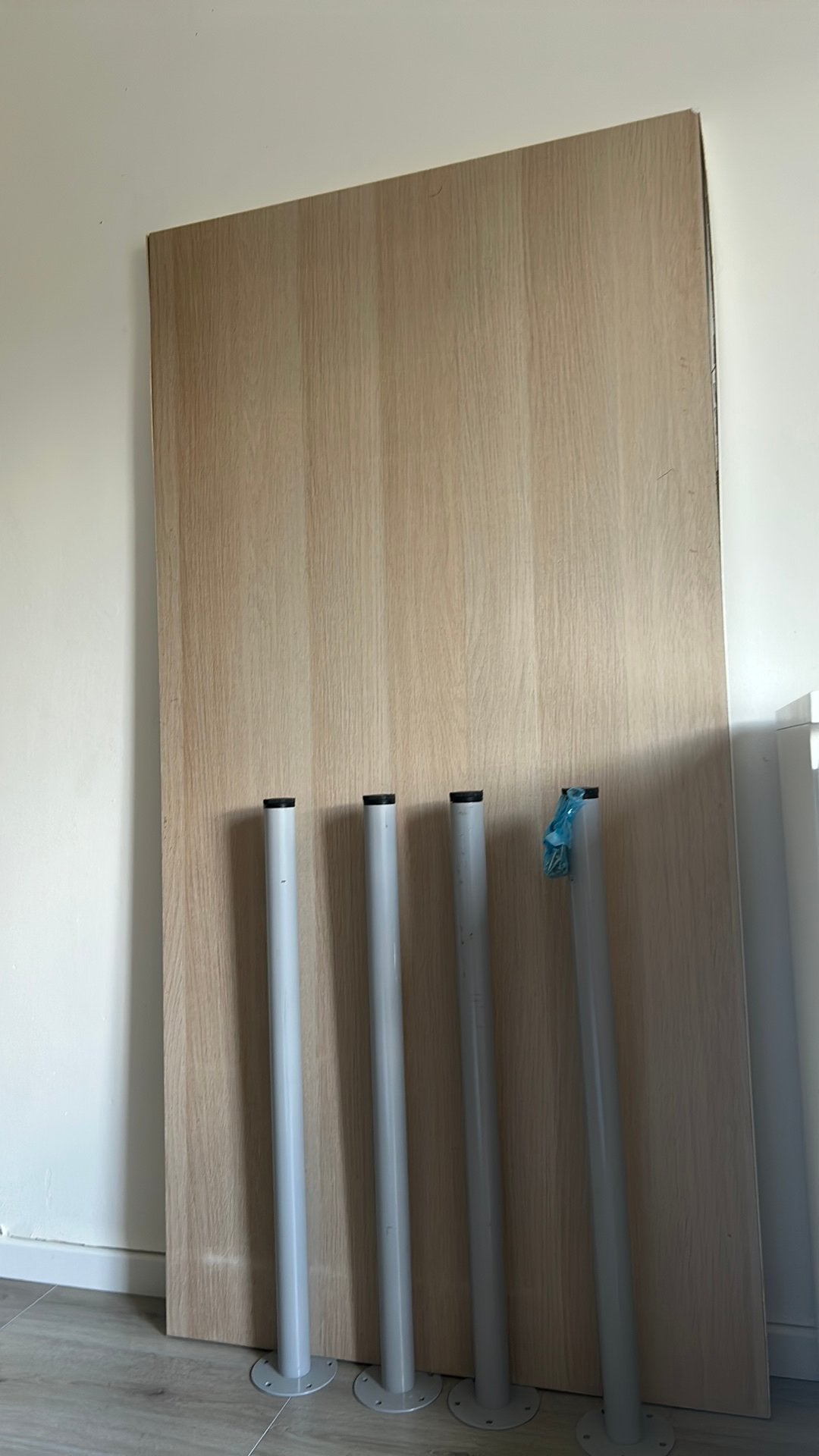 Bureau , beige 1,50m X 0,75m , IKEA gratuit, Maison & Meubles, Enlèvement, Utilisé, IKEA, Beige