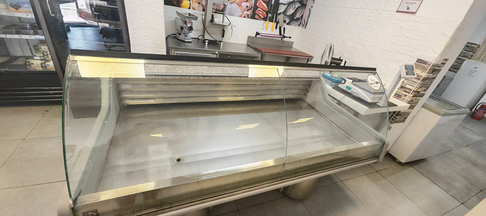 Vitrine nieuwe, Ophalen, Bakkerij en Slagerij
