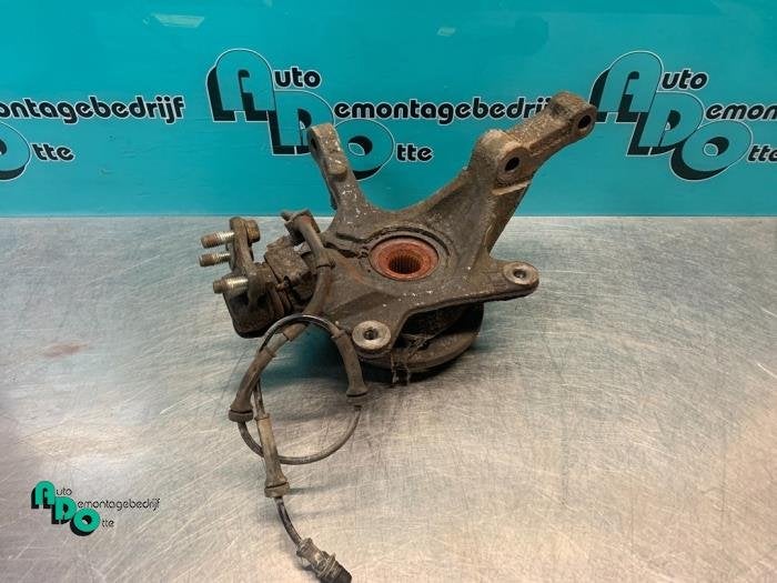 Fusee links-voor van een Renault Trafic, Gebruikt, -, Renault, -