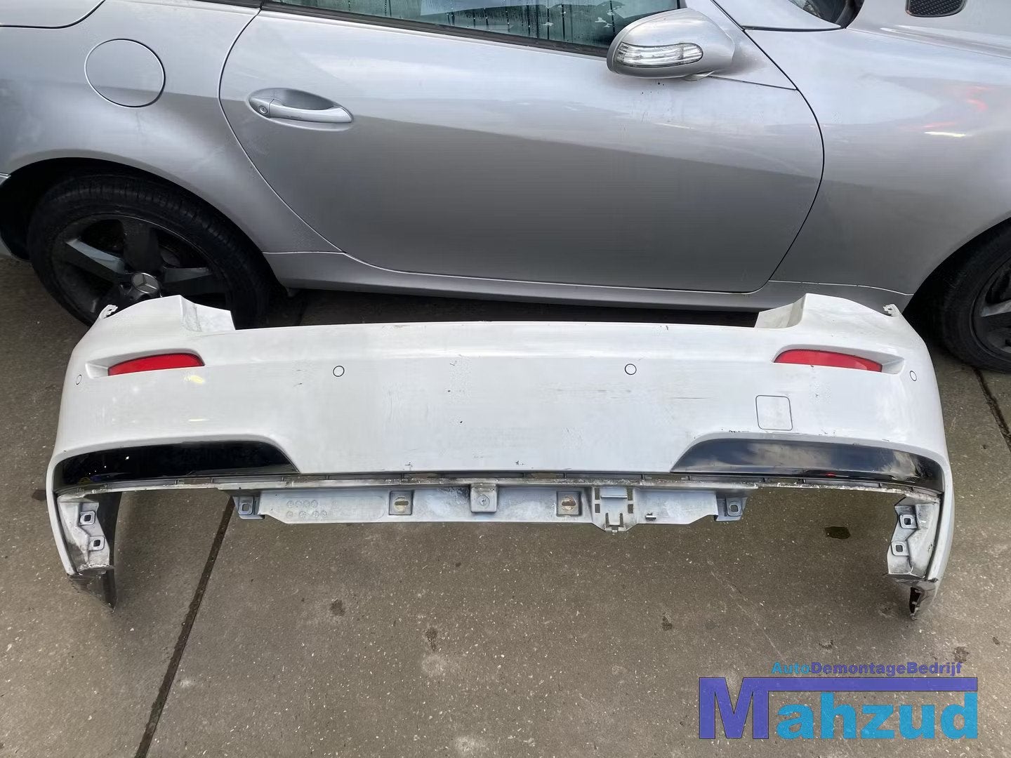 BMW 7 SERIE F01 Wit achterbumper m sport m-sport (schade), Auto-onderdelen, Petuelring 130
80788  Munich, DE, Gebruikt, Info@bmw.de