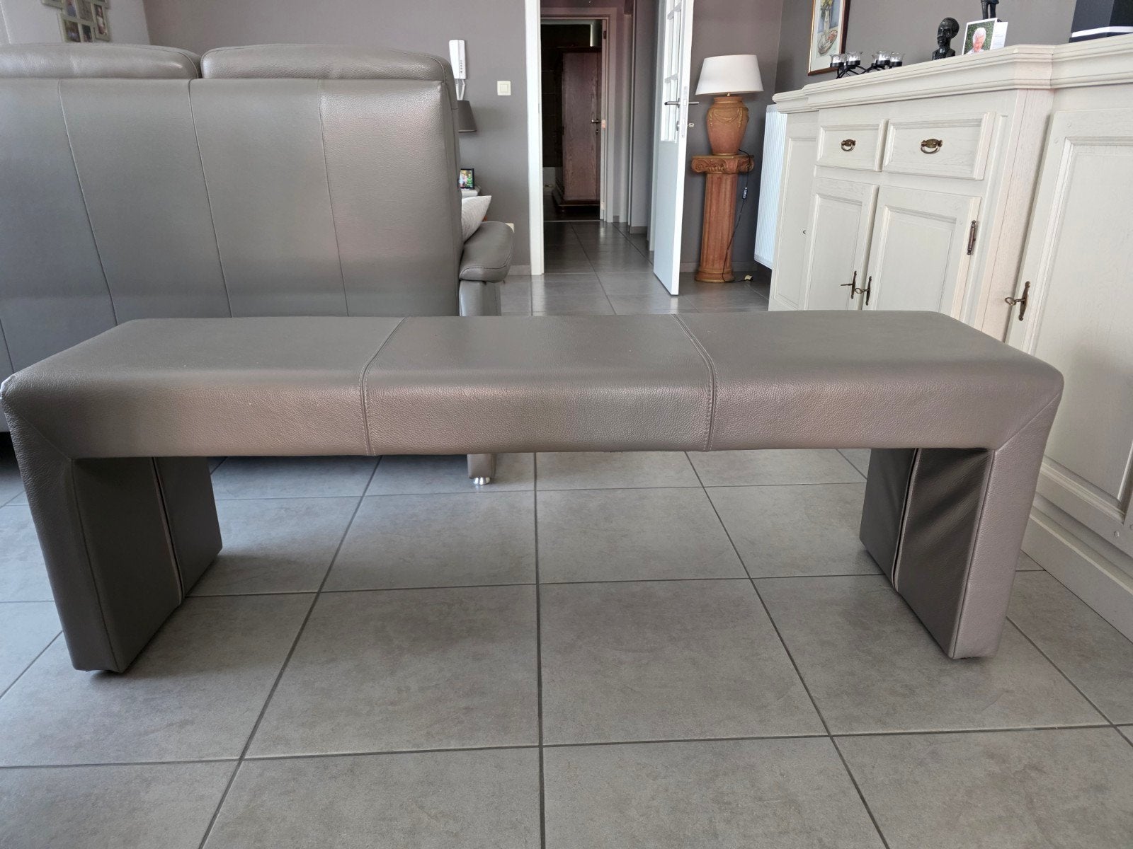 zetelbank in grijs leder. perfecte staat., Huis en Inrichting, Ophalen, Minder dan 75 cm, 150 tot 200 cm, Driepersoons